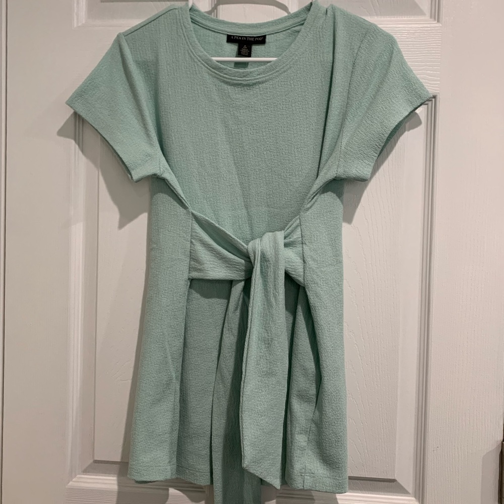 A Pea in the Pod Maternity Tie Shirt